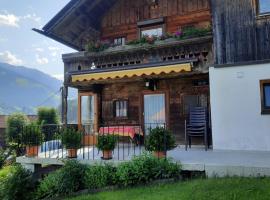 Ferienhäuschen Rahm, hotel din Hainzenberg