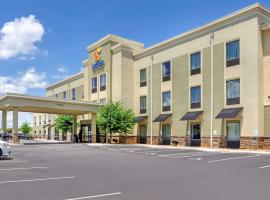 Comfort Inn & Suites Lynchburg Airport - University Area: Lynchburg şehrinde bir otel