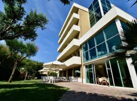 Hotel Astor, hotel em Lido di Classe