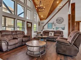 Rockwood Lake Lodge home, chalé em Branson