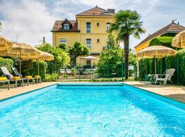 HOTEL DES DAUPHINS, hôtel à Bourgoin-Jallieu