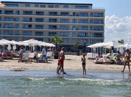 Sarah Morningstar, hotel in Năvodari