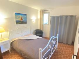 Charmant appartement au cœur du village, hotelli kohteessa Tourrettes-sur-Loup