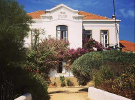 Casa Grande Portugal, B&B in Burgau