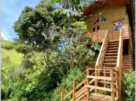 La Casa En El Bosque, hótel í El Retiro