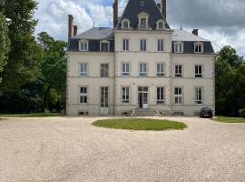 Le château de Courbouzon, soodne hotell sihtkohas Courbouzon