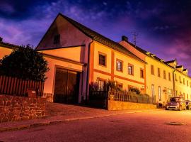 Penzion 1670, guest house in Nové Hrady