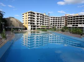 Belíssimo resort com águas termais, hotel in Aguas Mornas
