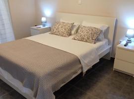 Double M near Athens Airport, apartment in Markopoulo