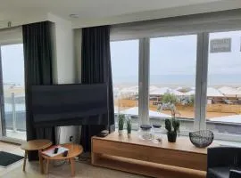 Koksijde Zeedijk La Digue 101 appartement met garage - frontaal zeezicht - adult only