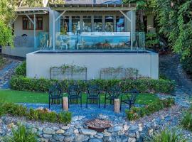 Beachfront Dolphin Cabin, Cottage in Oak Beach