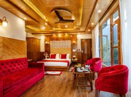 Suryansh Regency Manali Centrally Heated Air Cooled with Private Balconies, hotel in Manāli