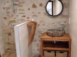 Le Rouveau, hotel v destinaci Six-Fours-les-Plages