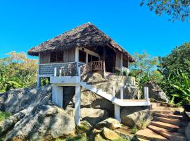 COCONUT LODGE KOMBA, гостевой дом в городе Nosy Komba