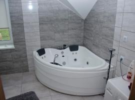 Apartamentai su dziakuzi, hotel v destinaci Klaipėda