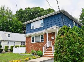Bright & cozy * 2nd Floor Apartment*. Close to NYC, hotel a Bloomfield