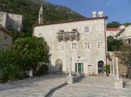 Apartments David, place to stay in Perast