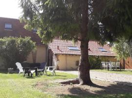 Villa Sauna Tout Confort Pleine Campagne, villa a Ladon