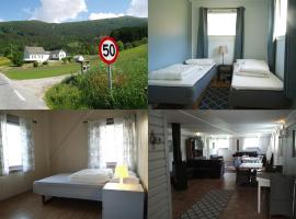 5 bedrooms, large apartment on farm, nice view and nature, Hotel in Herand