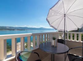 Apartments Janja, готель у Трогірі