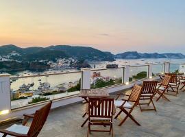 Domus Ɫ Ponza SeaView, hotel in Ponza