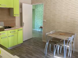 Appartement La Libellule, professionnels et vacanciers, vacation rental in Compreignac