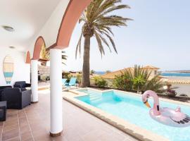 Casa Platano - Private pool - Ocean View - BBQ - Garden - Terrace - Free Wifi - Child & Pet-Friendly - 4 bedrooms - 8 people, hotel en Porís de Abona