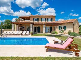 Holiday Home Baretuni by Interhome, hotel a Prnjani