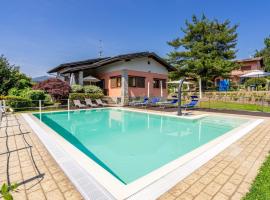 Apartment Residenza Agrifoglio-15 by Interhome, hotel in Luino