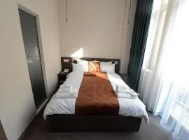 Hotel Cara 28
