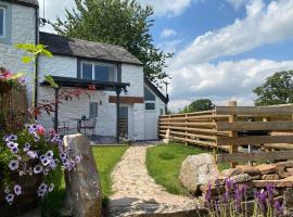 Delightful One Bed Lake District Cottage, family hotel in Penrith