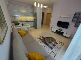 Lovely apartament in Vlora City, готель у Вльорі