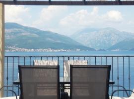 Martin Lux Apartment, alojamento na praia em Krasići