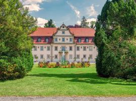 Wald & Schlosshotel Friedrichsruhe, khách sạn có bồn tắm nóng ở Friedrichsruhe