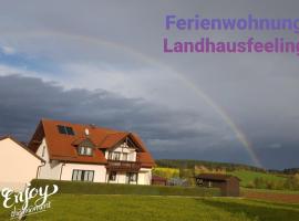Ferienwohnung Landhausfeeling – tani hotel w mieście Langquaid