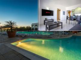 Sea View Apartment - 3 Swimming Pool & Fitness, hotel en Albufeira