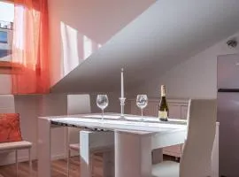 enJoy Home - Mansarda Piccolo Tesoro in centro città