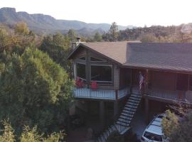 Elkwood Lodge Cabin with Hot Tub in Star Valley!, hotel v destinaci Payson