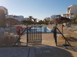 Casa Baja naturista con patio en primera linea!, hotel en Vera