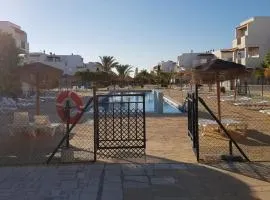 Casa Baja naturista con patio en primera linea!