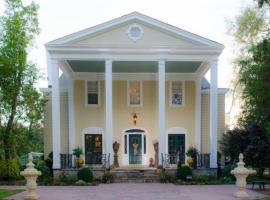 Clevedale Historic Inn and Gardens, bed & breakfast kohteessa Spartanburg