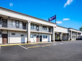 Knights Inn Trevose, hotel with jacuzzis in Trevose