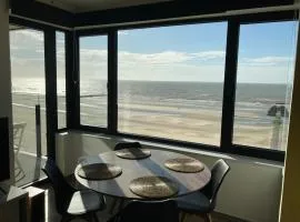 Middelkerke Volledig gerenoveerd appartement met zeezicht