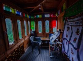 Folktales Residency, Hotel in Saturang