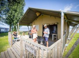 Jachthaven Nieuwboer, luxury tent in Bunschoten
