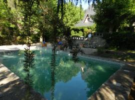 Un espacio único en un entorno de naturaleza – hotel w mieście Navacerrada