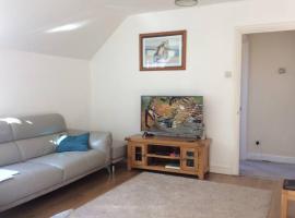 Lovely detached coach house in Torquay with free WiFi and parking, hotell i Coffinswell
