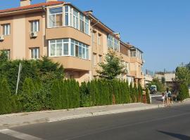 Black Sea View - Luxory apartment by the sea, hotel cerca de Estación central de trenes de Burgas, Burgas