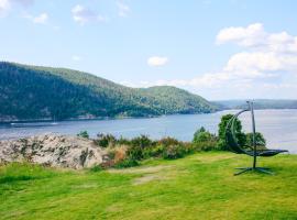 Modern cabin with a panoramic view of the Oslo Fjord, feriebolig i Nordre Frogn