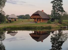 Brīvdienu māja ar pirti "Strautkalni", rumah liburan di Ieriķi